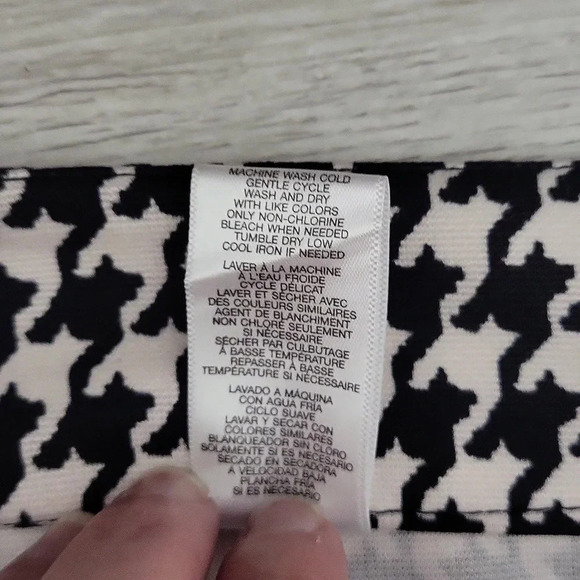 🛍Michael‎ Kors Black White Houndstooth Print Short Pencil Skirt Womens Size 4 - Picture 6 of 7